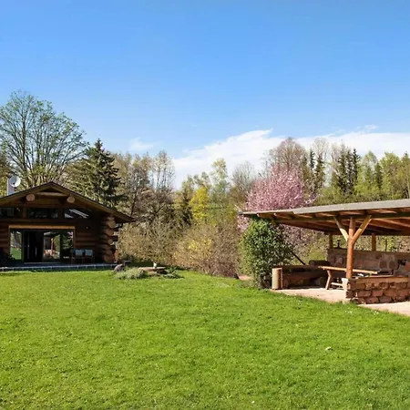 Spacious Holiday With Internet Lomnice nad Popelkou