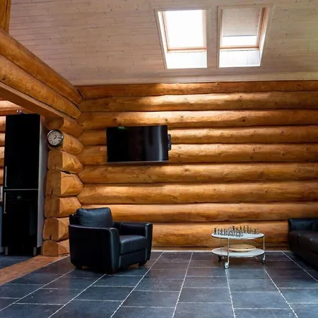 Spacious Holiday With Internet Feriehus